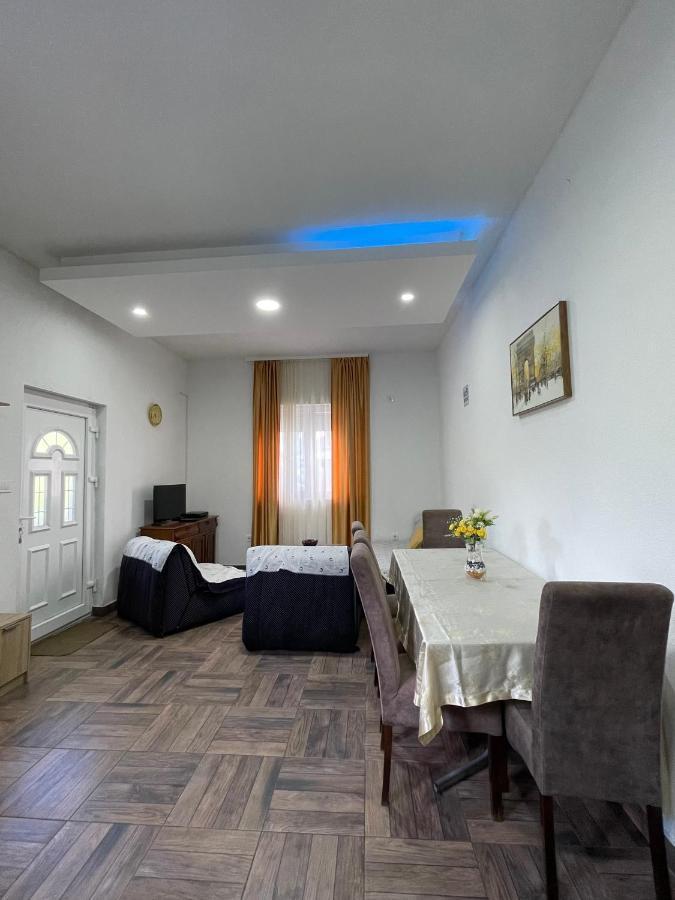 Apartment Jovana Херцег-Новий Екстер'єр фото