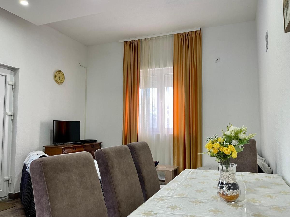 Apartment Jovana Херцег-Новий Екстер'єр фото