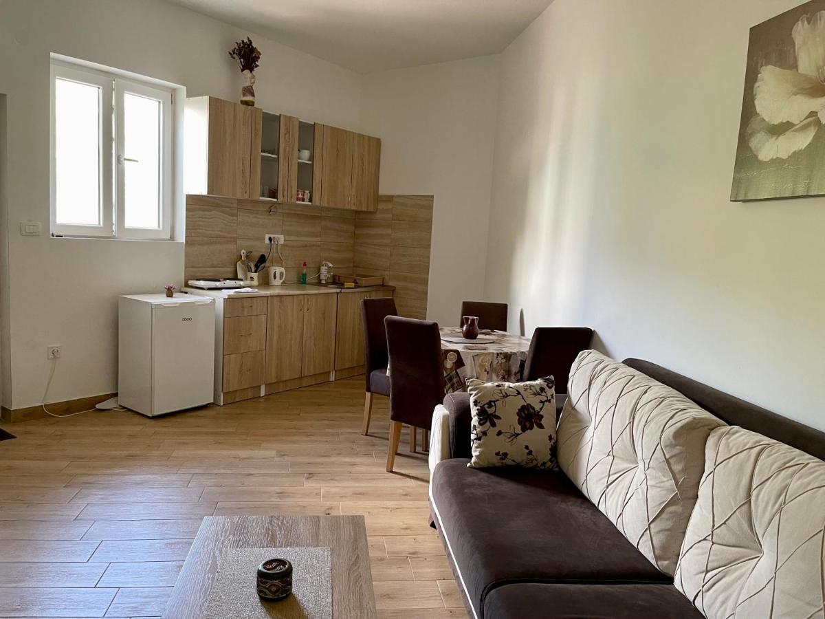 Apartment Jovana Херцег-Новий Екстер'єр фото
